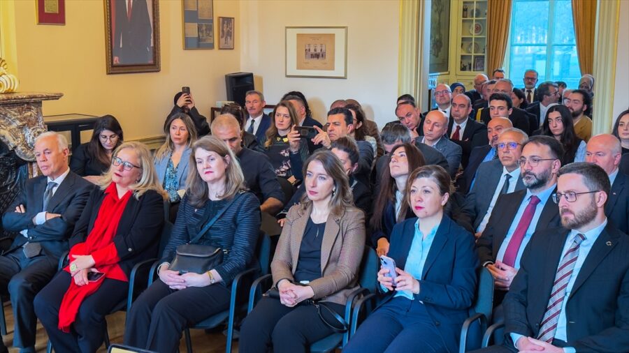 Hollanda’da 18 Mart Şehitleri Anma Günü ve Çanakkale Deniz Zaferi dolayısıyla tören düzenlendi