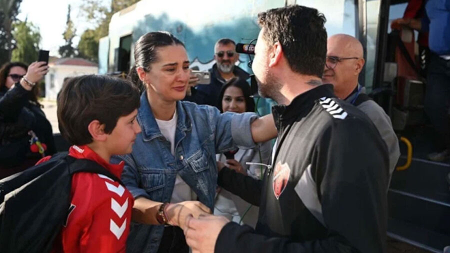 Katar’da Mahsur Kalan Türk Sporcular Yurda Döndü