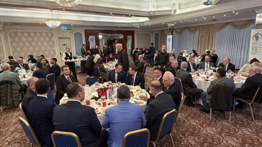 İBB Başkan Vekili Aslan, Fatih’te Suriçi Grubu üyeleriyle iftar yaptı