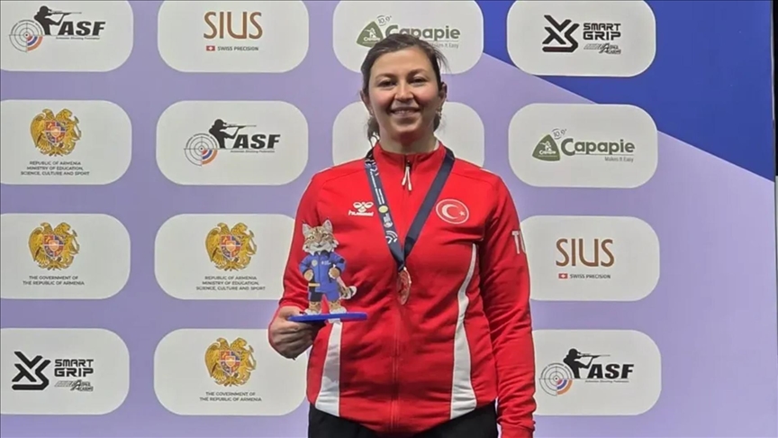 Elif Duygu Eren havalı silahlarda Avrupa üçüncüsü oldu