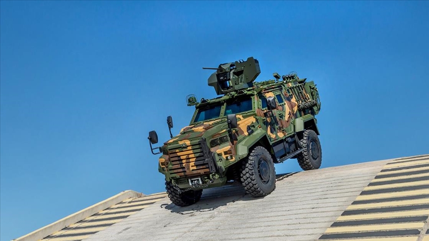 100 zırhlı araç Macaristan’a teslim edildi, 800’ü de yolda