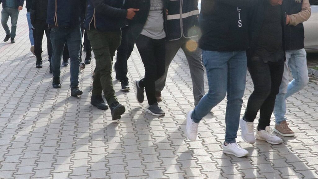 35 ilde 184 IŞİD şüphelisi gözaltına alındı: 22 kişi tutuklandı