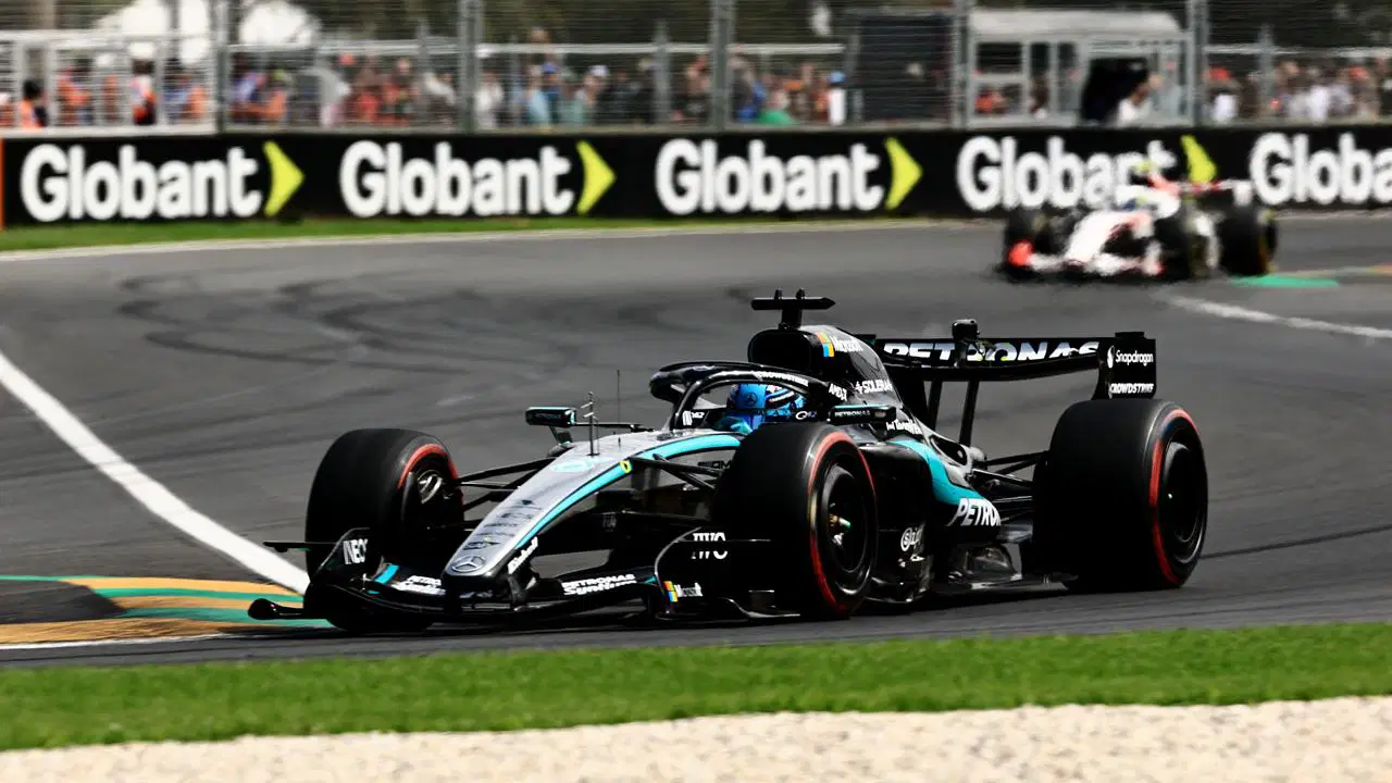 Formula 1’de yeni sezon: Avustralya GP’de pole pozisyonu George Russell’ın