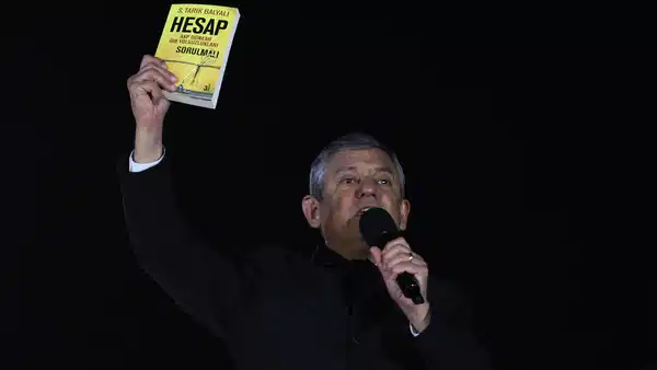 Özgür Özel’den erdoğan’a: 15 yıldır tek savaş uçağı alamadın