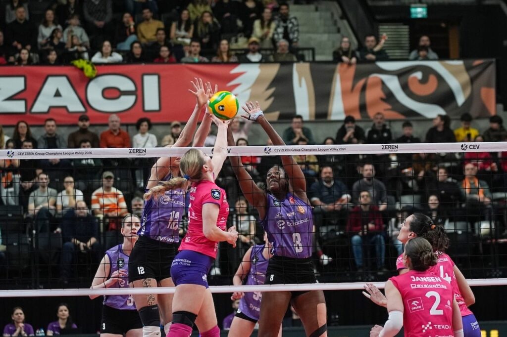 Eczacıbaşı yarı finale yakın