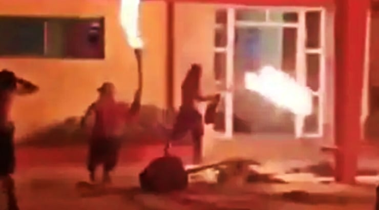 Küba’da elektrik ‘isyan’ı: Komünist Parti ofisi yakıldı