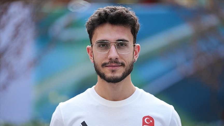 Sürat patenci Furkan Akar bronz madalya aldı