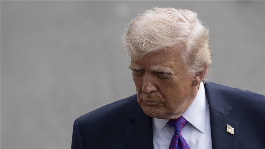 Trump, Çin gezisini bir ay erteleyecek: Buralardan ayrılmamam lazım