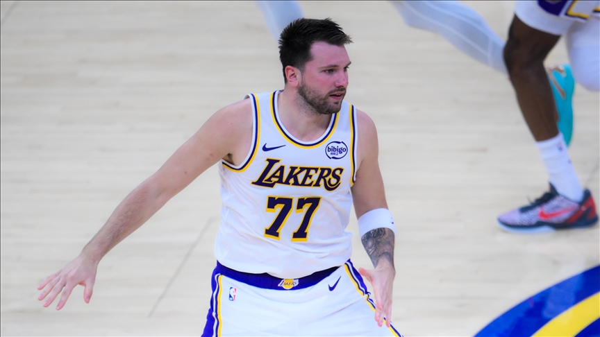 Lakers, Rockets’ı yenerek art arda 6. galibiyetine ulaştı