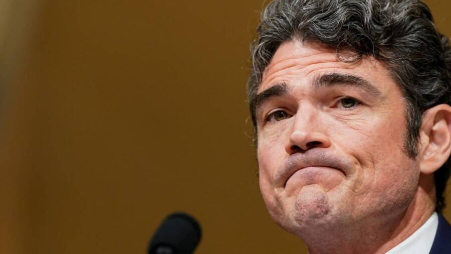 Trump cephesi istifa eden Kent’i hedef aldı: Gizli bilgi sızdırıyordu