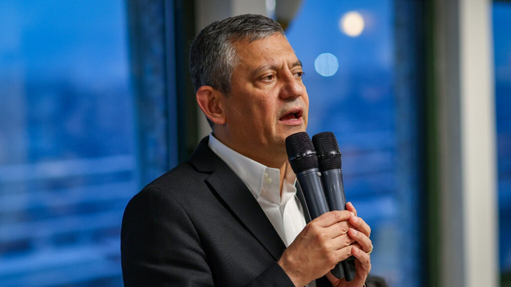 Özel: Türkiye, yeni bir iktidarı karşılamak üzere doğum sancıları çekiyor