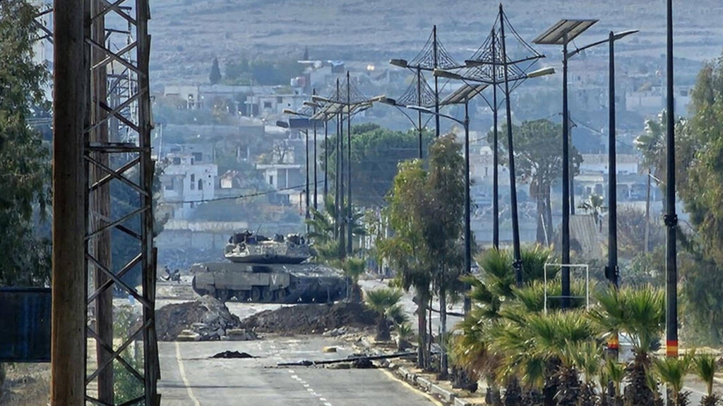 İsrail: Şam yönetimine ait askeri üsleri vurduk