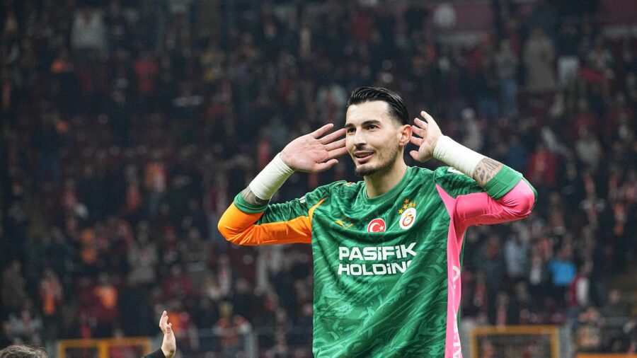 Dört gol yediği halde Muslera’nın rekoruna ortak oldu