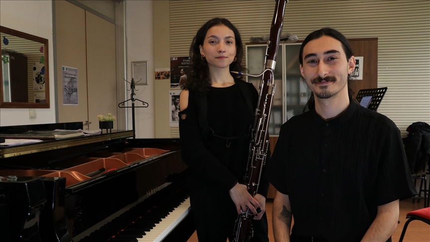Tam puanla hak ettiler: Yağmur ve Mert en saygın müzik okulunun yolcusu