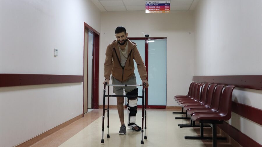 Isparta’da trafik kazasında yaralanan kişinin kopan bacağı yerine dikildi