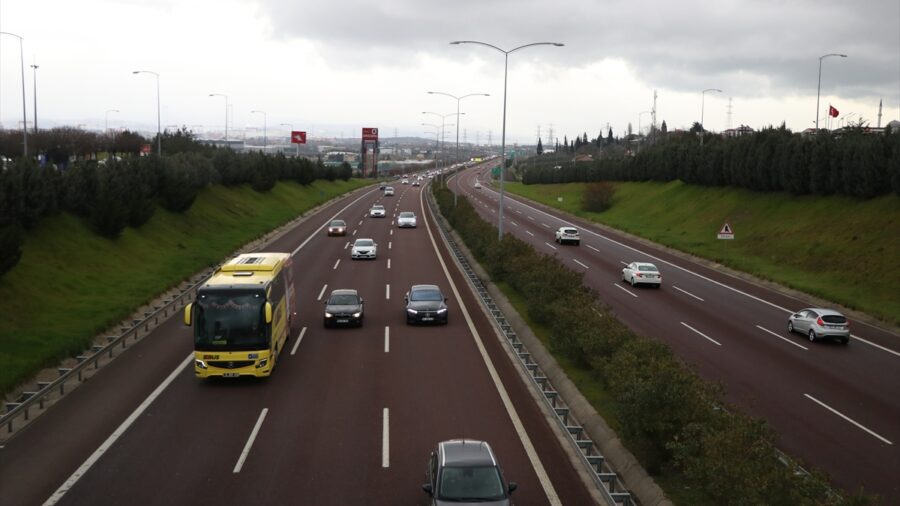 İstanbul-İzmir Otoyolu ile Osmangazi Köprüsü’nde bayram yoğunluğu başladı