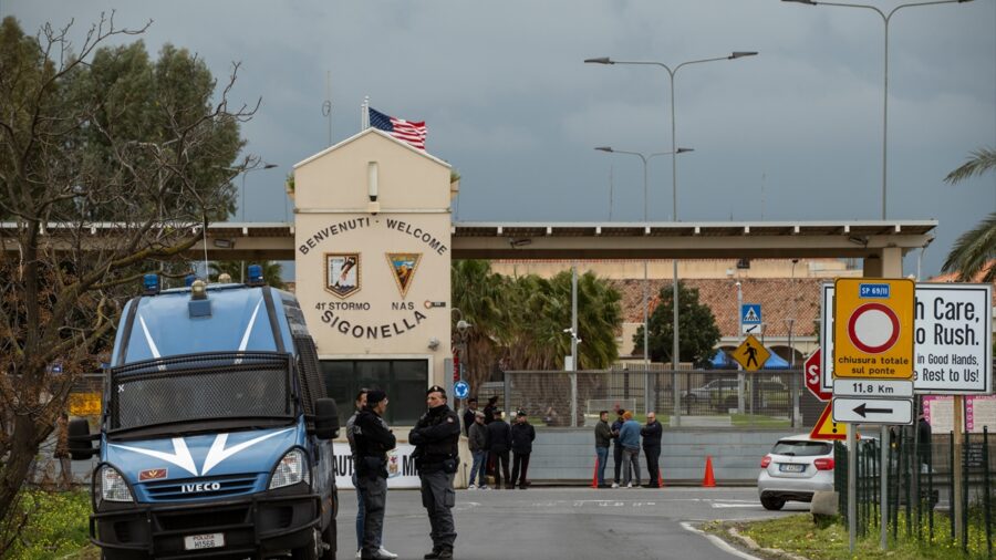 İtalya’daki ABD üssü yakınlarında protesto düzenlendi