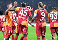 Galatasaraylı Oyuncuların Lüks Araçları Göz Dolduruyor