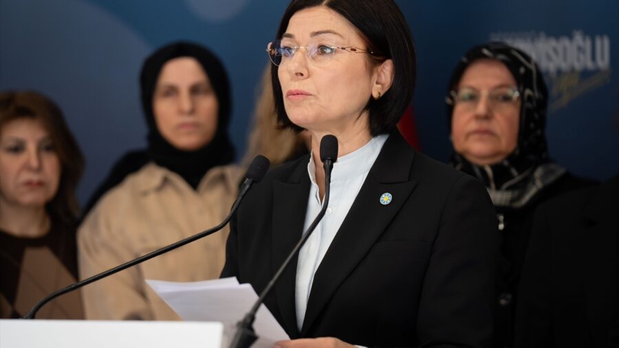 İYİ Parti Genel Başkan Yardımcısı Ofluoğlu, “Dünya Kadınlar Günü”nde basın toplantısı düzenledi: