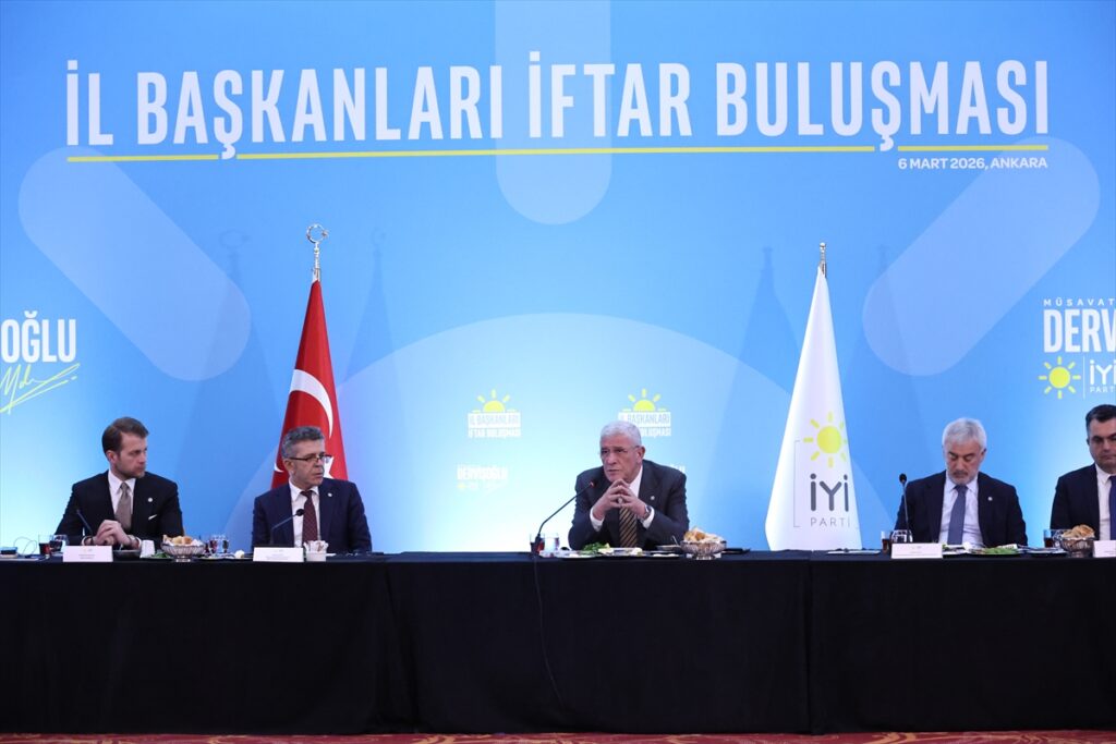 İYİ Parti Genel Başkanı Dervişoğlu, partisinin il başkanlarıyla iftarda buluştu