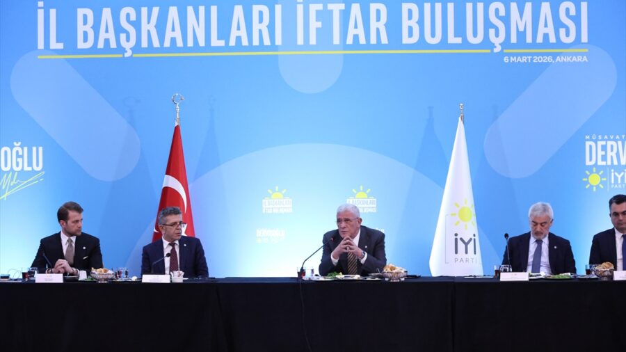 İYİ Parti Genel Başkanı Dervişoğlu, partisinin il başkanlarıyla iftarda buluştu