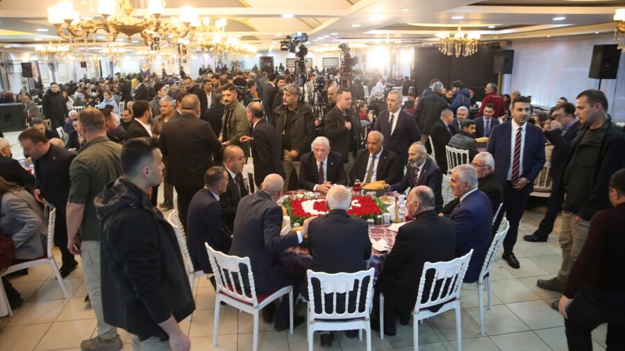 İYİ Parti Genel Başkanı Dervişoğlu, Van’da partisinin düzenlediği iftar programına katıldı: