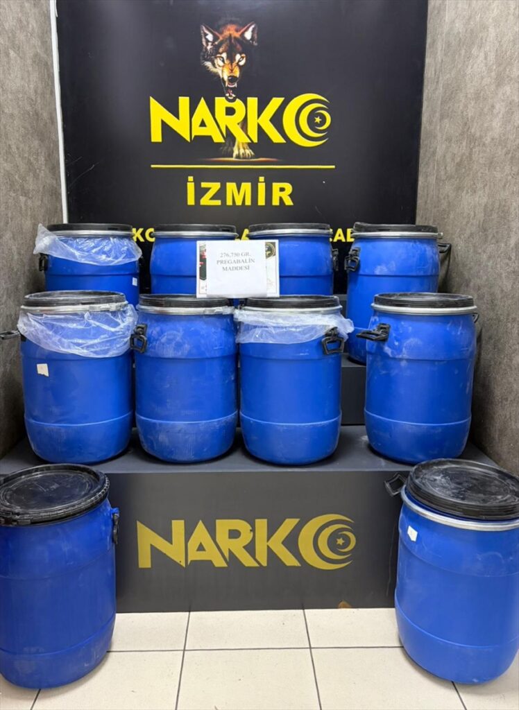 İzmir’de aracında uyuşturucu ele geçirilen şüpheli tutuklandı