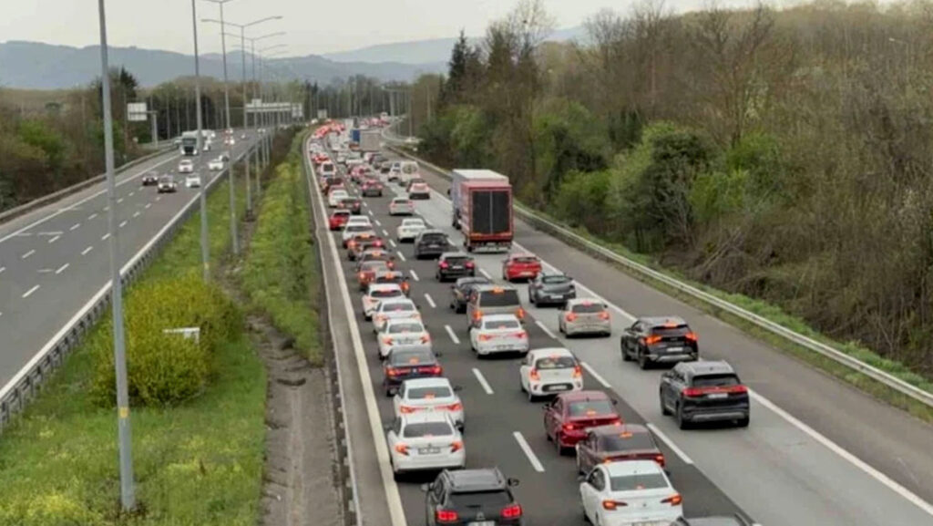 Düzce’de Bayramda Ağır Araç Trafiği Kısıtlandı