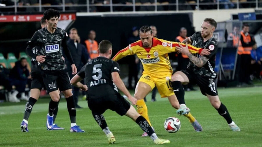 Galatasaray, Alanyaspor’u 2-1 ile Geçerek Liderlikte Öne Geçti