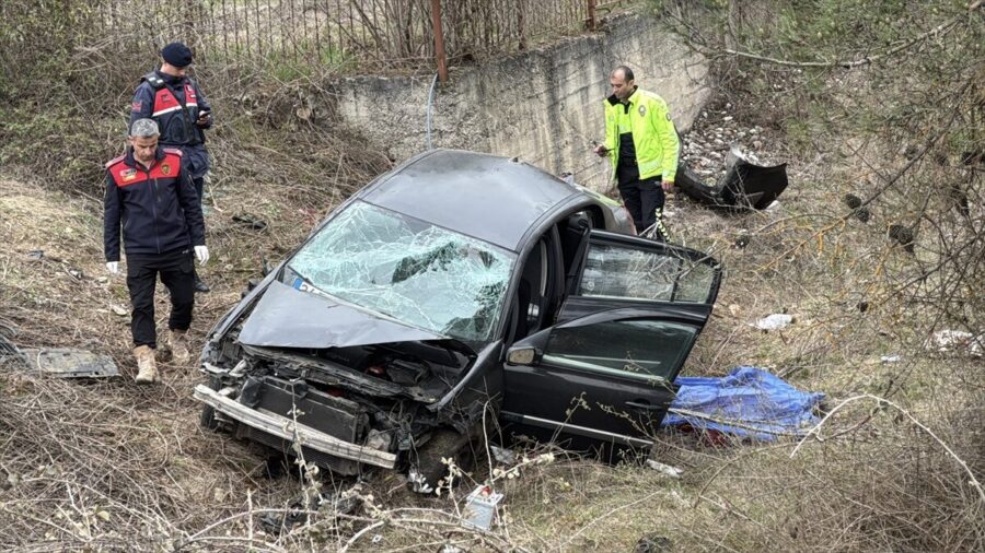 Kastamonu’da menfeze devrilen otomobildeki 1 kişi öldü, 4 kişi yaralandı