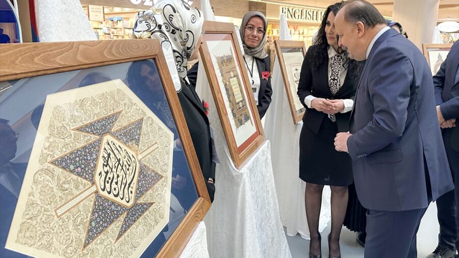 Kastamonu’da “Sanatın Diliyle Değerlerimiz” tezhip, hat ve ebru sergisi açıldı