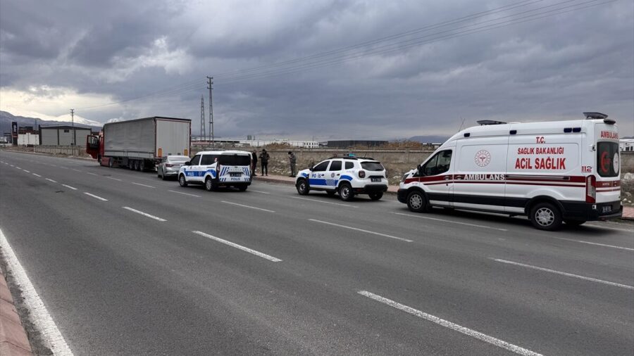 Kayseri’de tır şoförü yol kenarında ölü bulundu