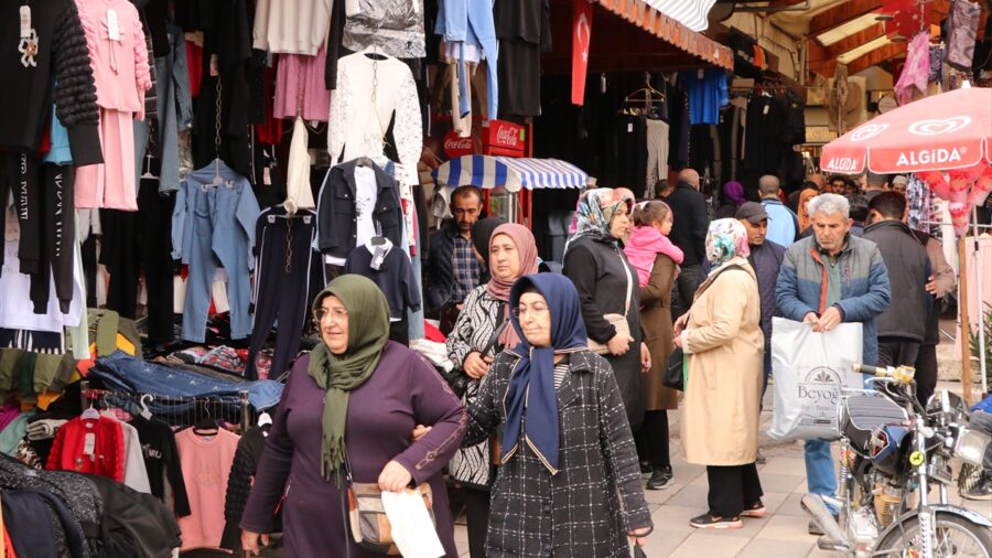 Kilis’te arife gününde bayram alışverişi yoğunluğu yaşanıyor