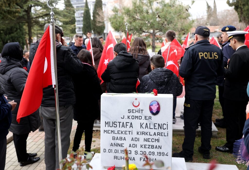 Kırklareli’nde devlet korumasındaki çocuklar şehitliği ziyaret etti