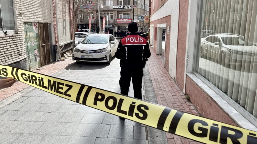 Kırşehir’de kahvehaneye yapılan silahlı saldırıda 2 kişi yaralandı