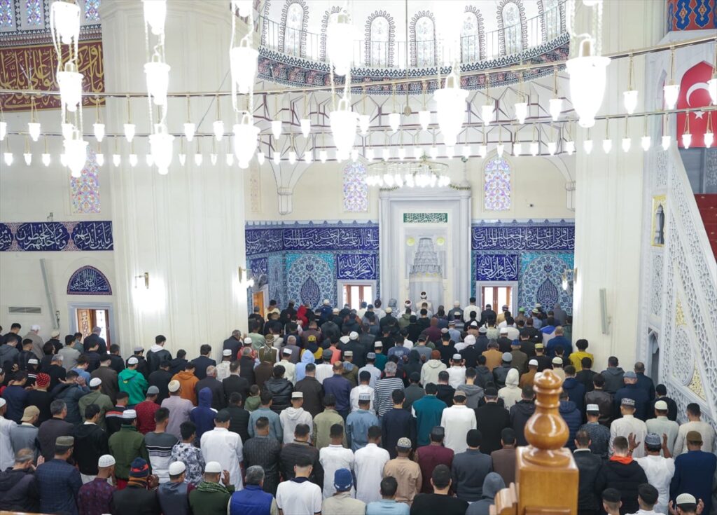 KKTC’de bayram namazı kılındı