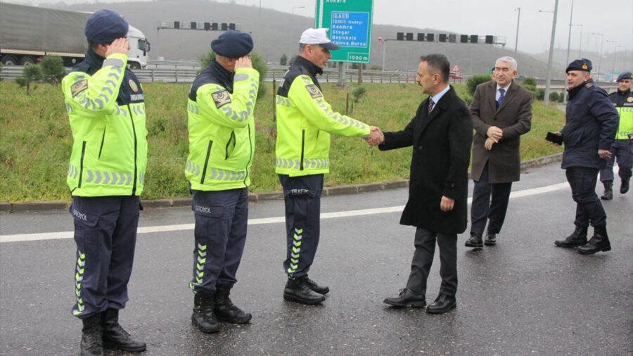 Kocaeli Valisi Aktaş, bayram trafiği tedbirlerini denetledi: