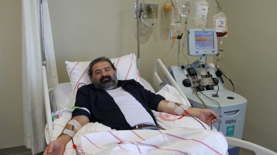 Kök hücre bağışçısı akademisyen, nakil bekleyen hastaya umut oldu