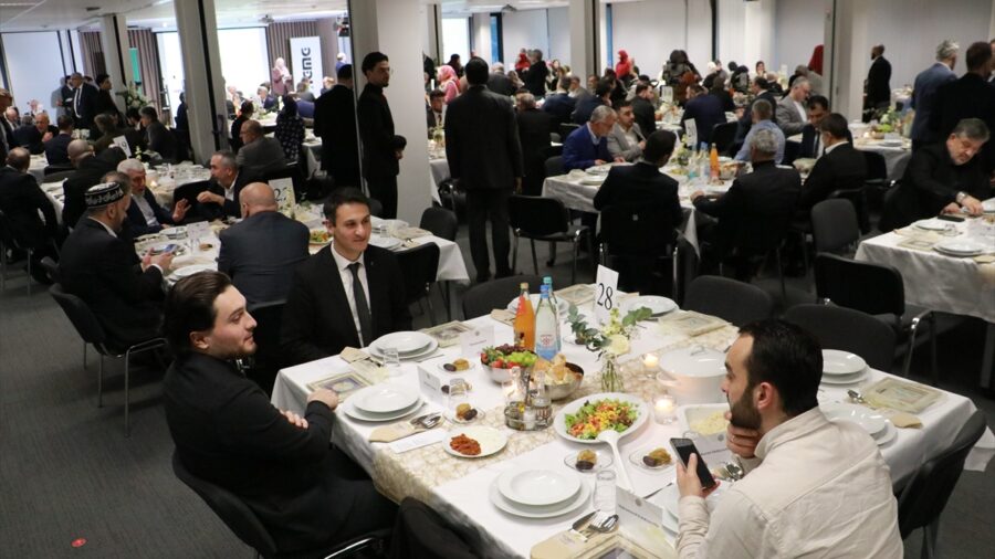 Köln’de İslam Toplumu Milli Görüş Teşkilatı iftar programı düzenlendi
