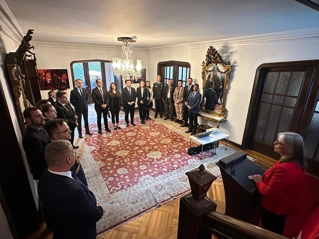 Kolombiya’da 18 Mart Şehitleri Anma Günü ve Çanakkale Deniz Zaferi dolayısıyla tören düzenlendi