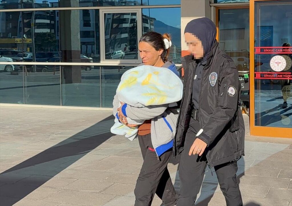 Konya’da bebeğinin bezine uyuşturucu saklayan şüpheli tutuklandı
