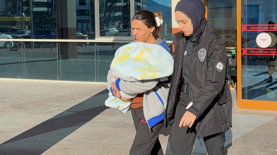 Konya’da bebeğinin bezine uyuşturucu saklayan şüpheli tutuklandı