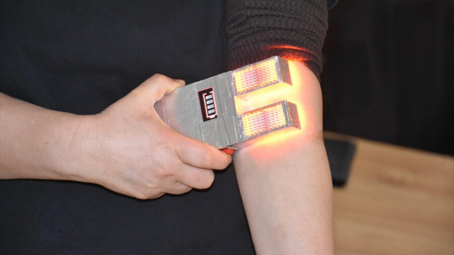 Konya’da fizik öğretmeninin geliştirdiği “damar bulucu” sağlık çalışanlarının işini kolaylaştıracak