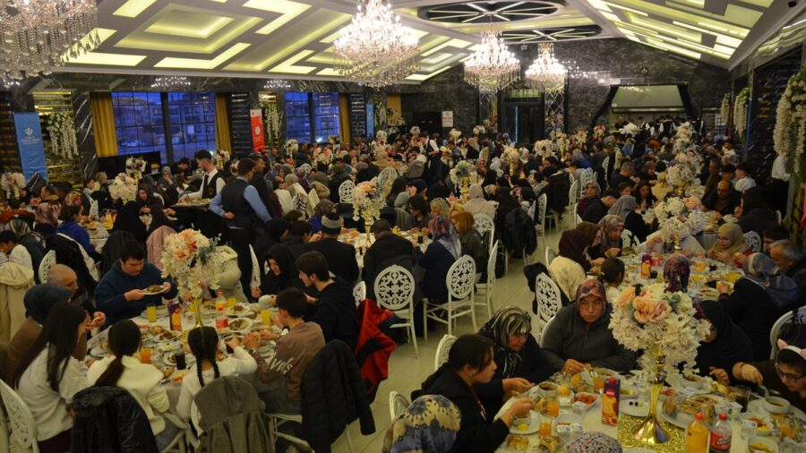 Konya’da “Selçuklu Yetimine Sahip Çıkıyor İftar Buluşması” yapıldı
