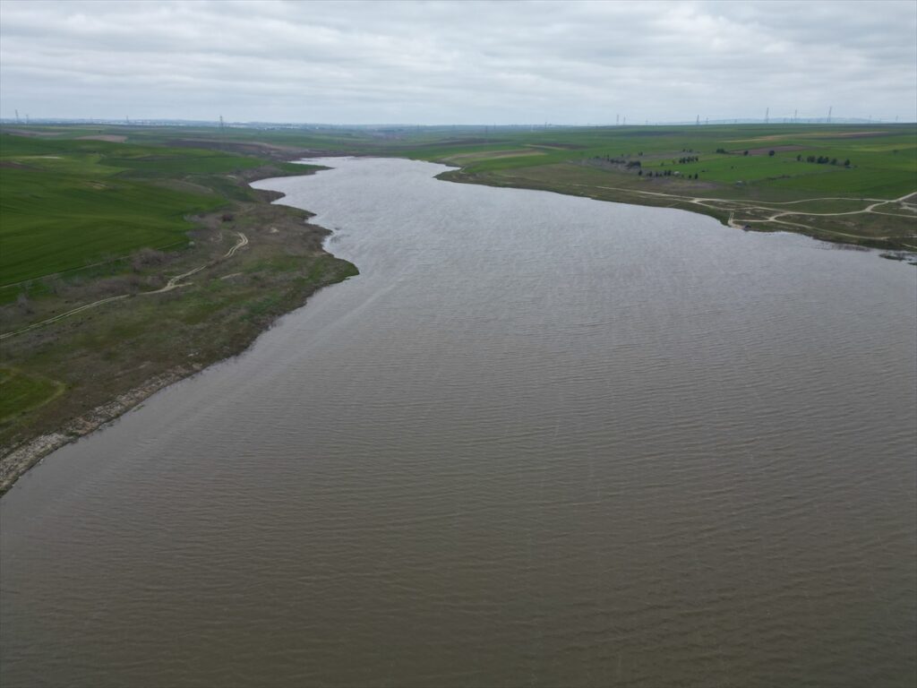 Kuraklıkla suyu çekilen Türkmenli Göleti yağışlarla yeniden dolmaya başladı