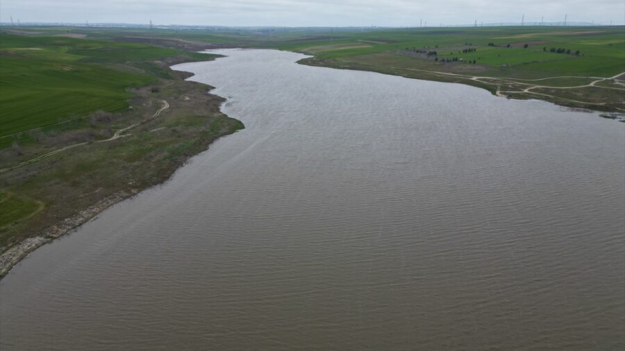 Kuraklıkla suyu çekilen Türkmenli Göleti yağışlarla yeniden dolmaya başladı