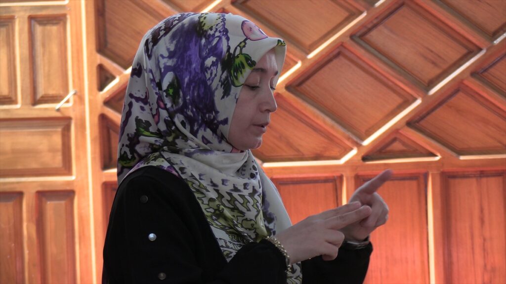 Kütahya’da işitme engelliler işaret diliyle Kur’an-ı Kerim’i hatmetti