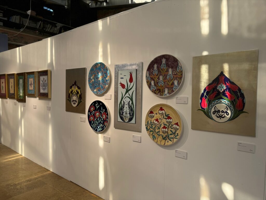 “Lale: Zamansız Akış” sergisi, geleneksel sanatın köklü birikimini bir araya getirmeyi amaçlıyor