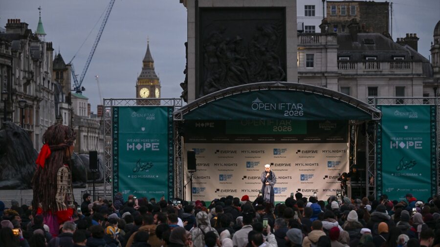 Londra’nın ünlü Trafalgar Meydanı’nda 2 bin kişilik iftar programı düzenlendi