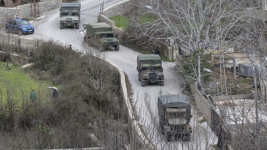 Lübnan ordusu Suriye sınırındaki Şeba beldesinin içlerine doğru çekilmeye başladı